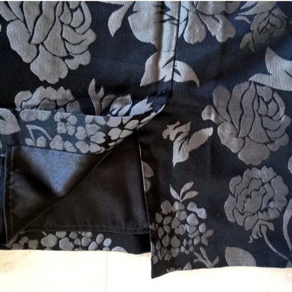 White House Black Market skirt brocade black roses - Picture 3 of 6